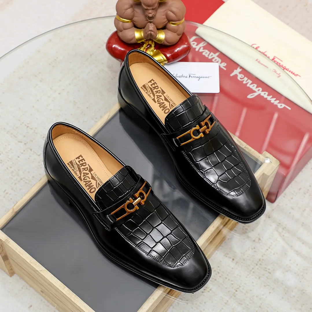 Men's shoes 💰460🕷🕷🐂【Ferragamo】Ferragamo Popular fashionable casual shoes🇨🇳Official website counter 1:1 production, original mold opening💯Good quality can be seen, imported high-end first-layer waxed calfskin, water-dyed🐂leather lining🌿very clear texture, high-quality waterproof, non-slip and wear-resistant outsole🎋high quality and low price, truly handmade🍓2 colors available! Code number 38-44......(45.46 customized)